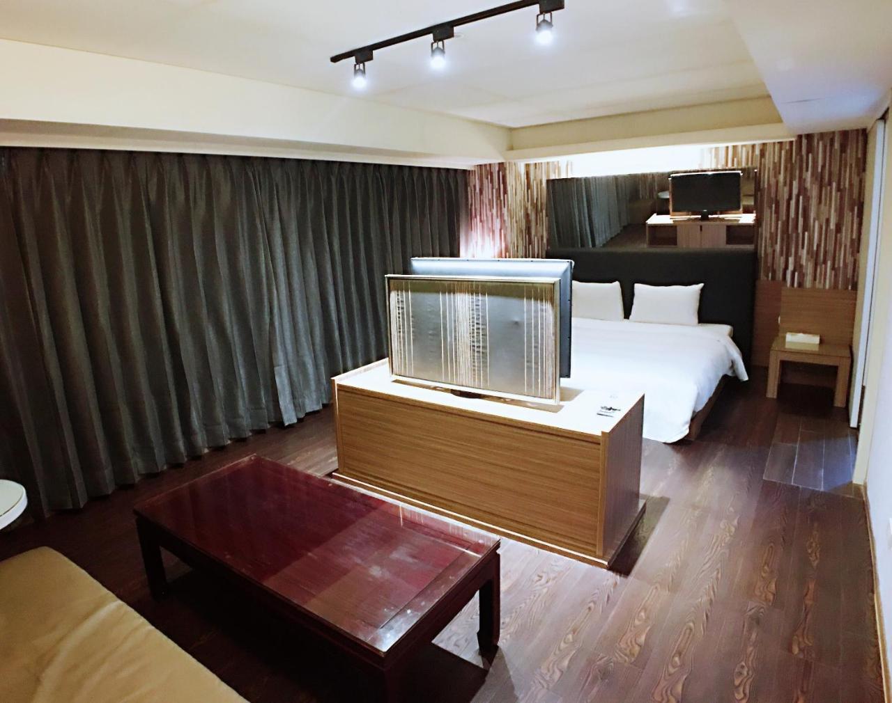 Love Hotel Тайпей Екстериор снимка